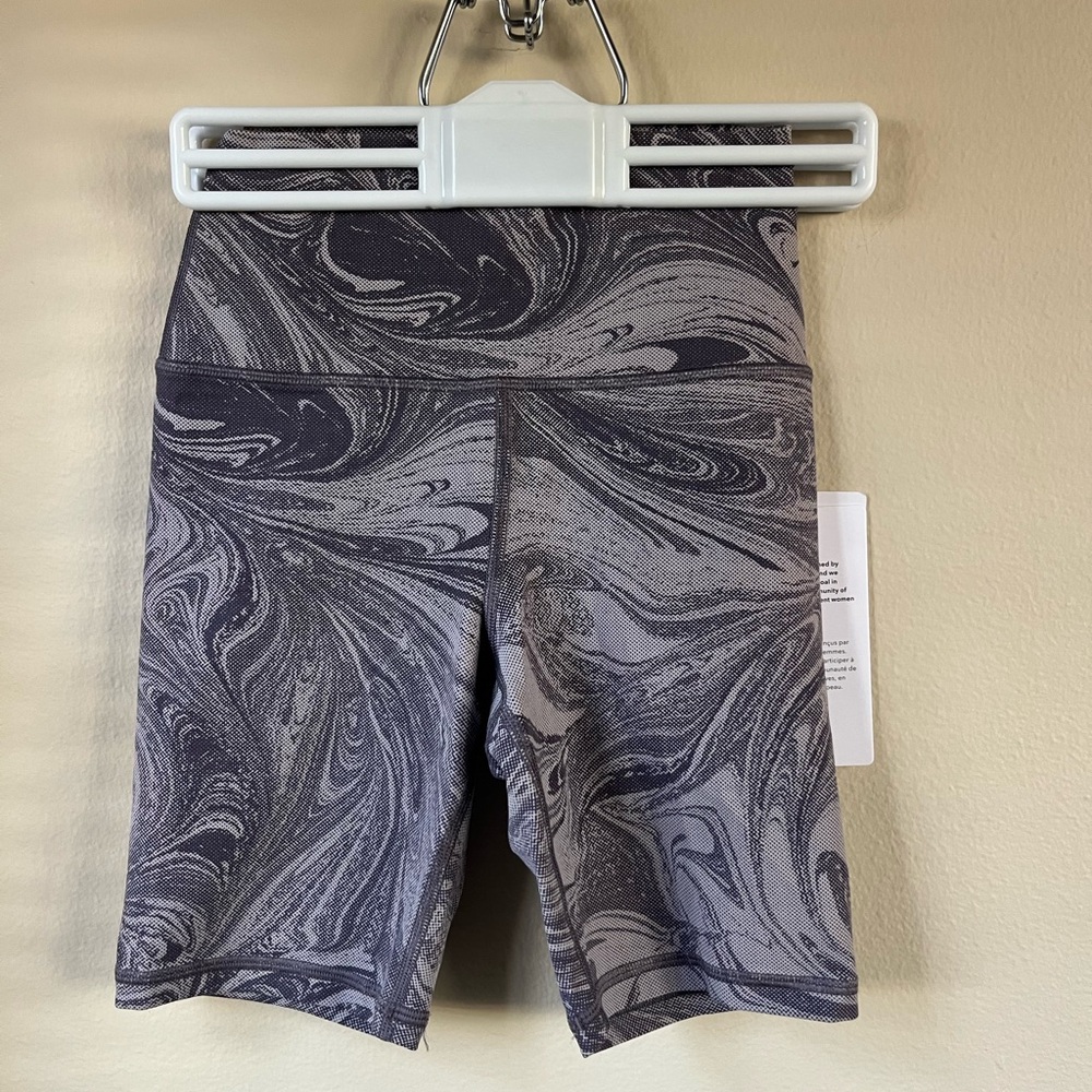 NWT Athleta Transcend 7” Short